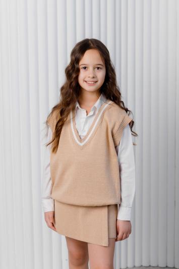 Дитяча жилетка бежева з білою смужкою Дитяча жилетка бежева з білою смужкою