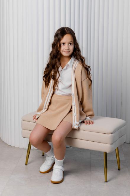 Дитячий кардиган зі смужкою бежевий