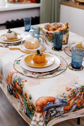 Гобеленова скатертина на стіл Гарбузові гноми