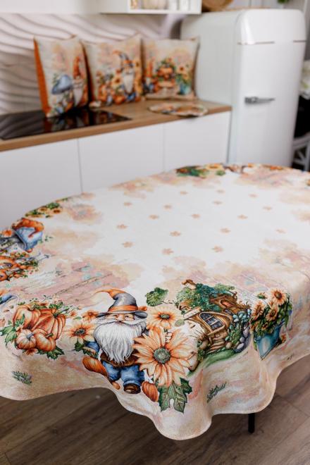 Овальна скатертина на стіл Гарбузові гноми