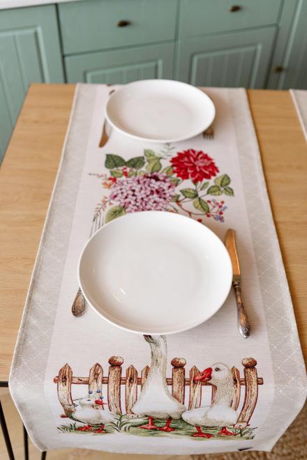 Доріжка на стіл Гуси