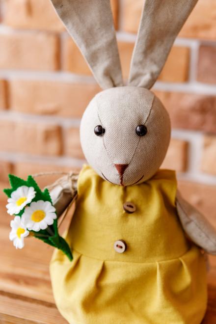 Декоративна іграшка-стопер Зайчиха Керрі