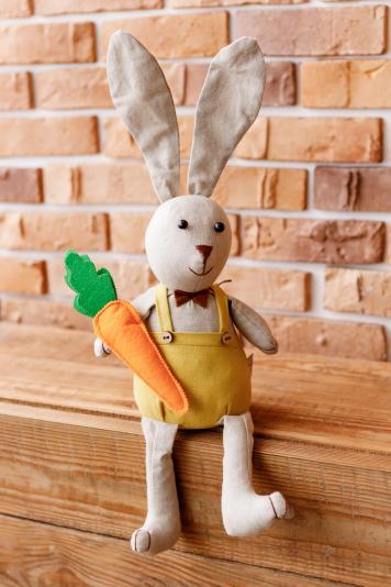 Декоративна іграшка-стопер Заєць Джонсон Декоративна іграшка-стопер Заєць Джонсон