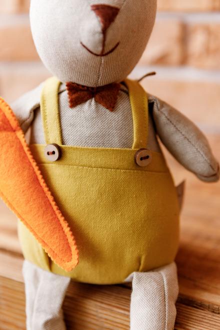 Декоративна іграшка-стопер Заєць Джонсон