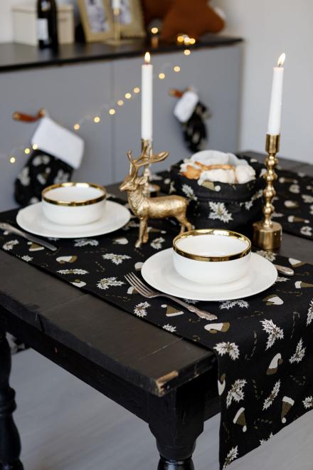 Декоративний новорічний чобіток Шапочки на чорному