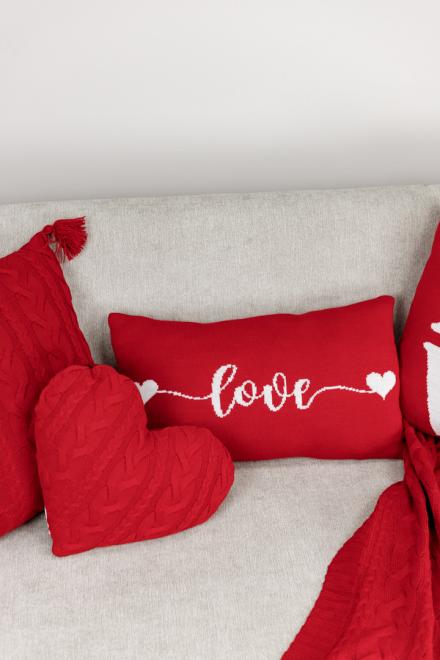 Декоративна подушка в'язана прямокутна LOVE