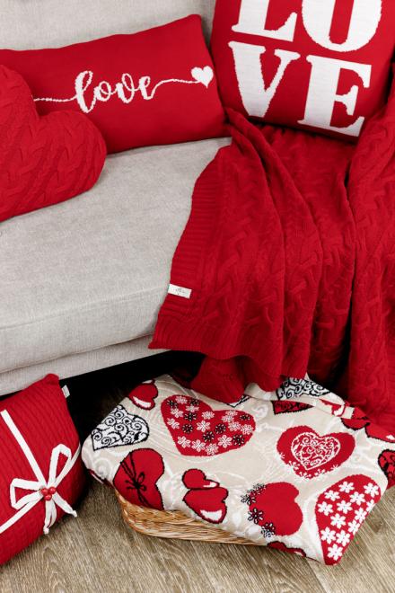 Декоративна подушка в'язана прямокутна LOVE