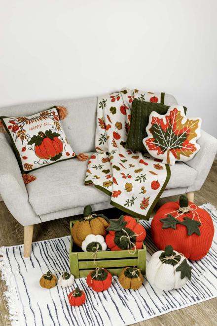 Подушка в'язана  Happy Fall  Гарбуз