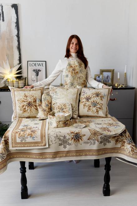 Наволочка гобеленова новорічна Три квітки