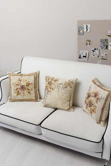 Наволочка гобеленова новорічна Квітка в рамці