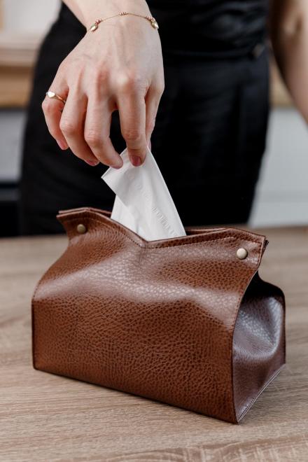 Серветниця настільна коричнева Сумочка
