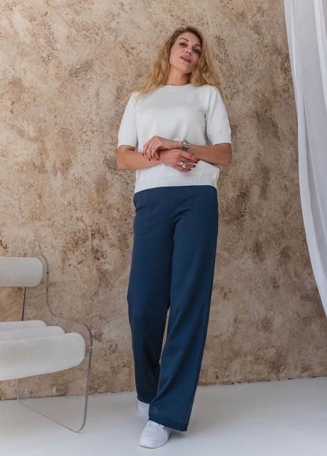 Жіноча футболка в'язана молочна