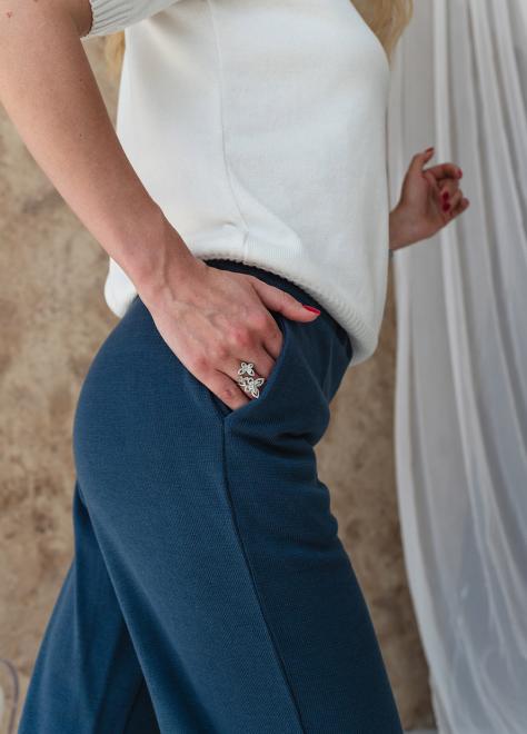 Жіноча футболка в'язана молочна