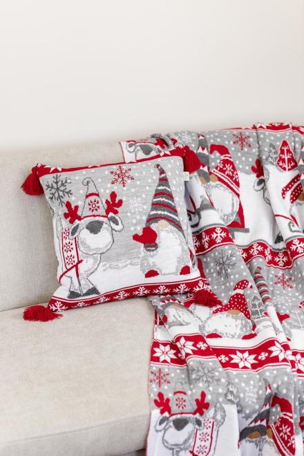 В'язана новорічна наволочка Веселі гноми