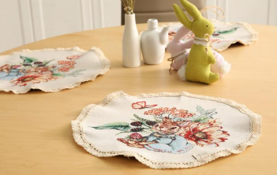 Серветки для сервірування столу на Великдень